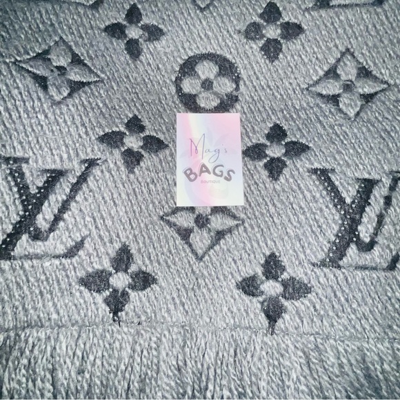 Louis Vuitton: LV Logo Logomania Fringe Scarf (Grey) - Picture 12 of 16